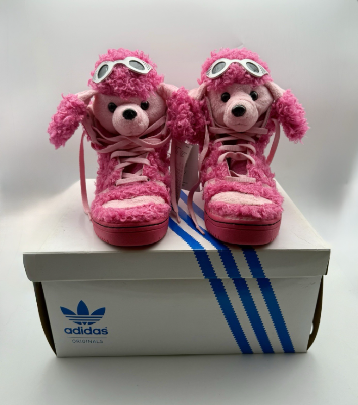 Киркоров подарил дочери лимитированные кеды за более чем 120 тысяч рублей Киркоров подарил дочери лимитированные кеды за более чем 120 тысяч рублей