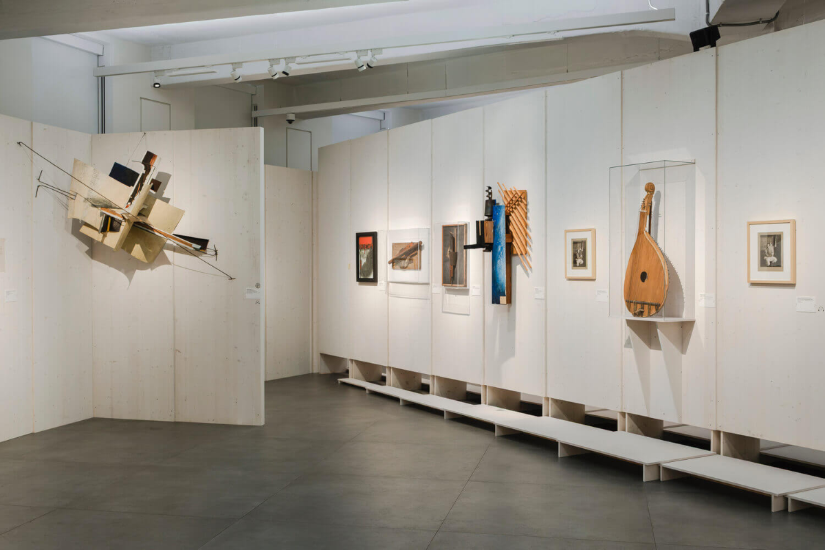 Фрагмент экспозиции на выставке "Татлин. Конструкция мира". Фото: Евгения Баранова. Предоставлено пресс-службой Центра Зотов