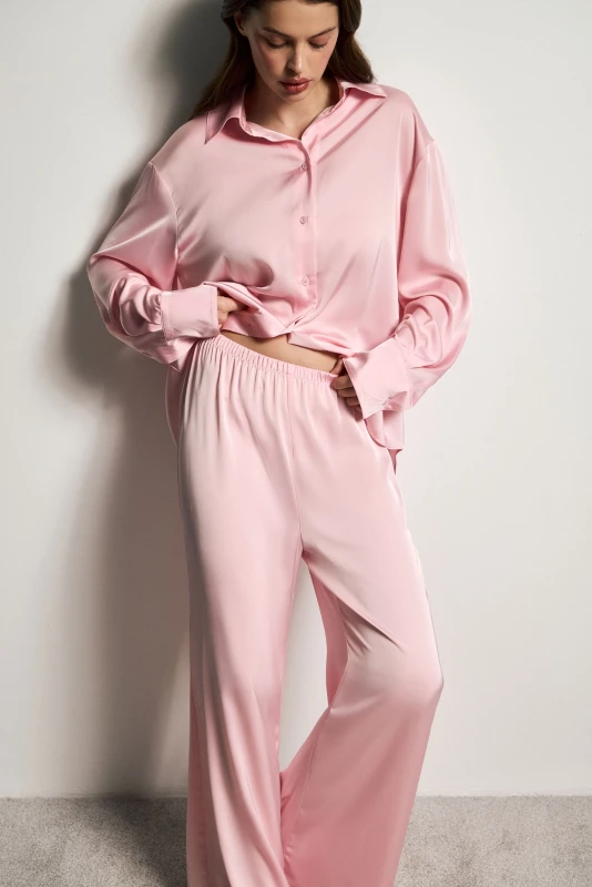 Не хочется выходить: 5 идей для домашнего костюма