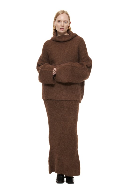 Back to Brown: почему коричневый монохром стал главным зимним трендом
Back to Brown: почему коричневый монохром стал главным зимним трендом