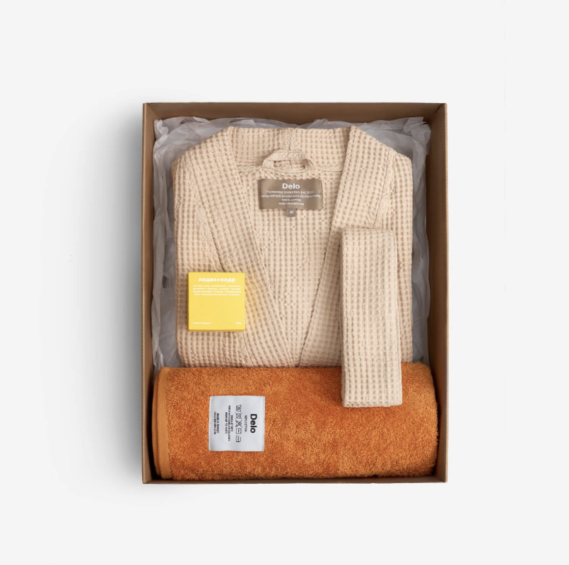 Что подарить на Новый год: идеи подарков для любителей моды
							