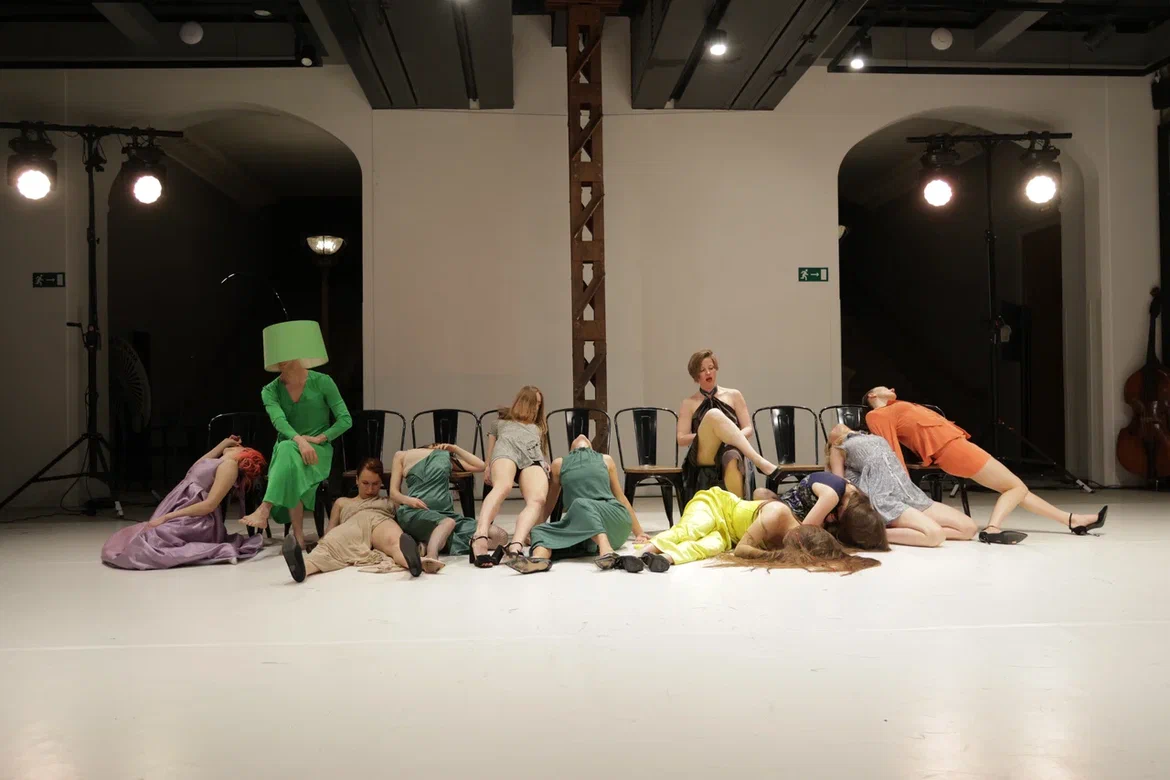 Хореографический диптих [WI:MEN] в постановке Лины Лангнер. Фото: Мария Нейковчен. Предоставлено Линой Лангнер