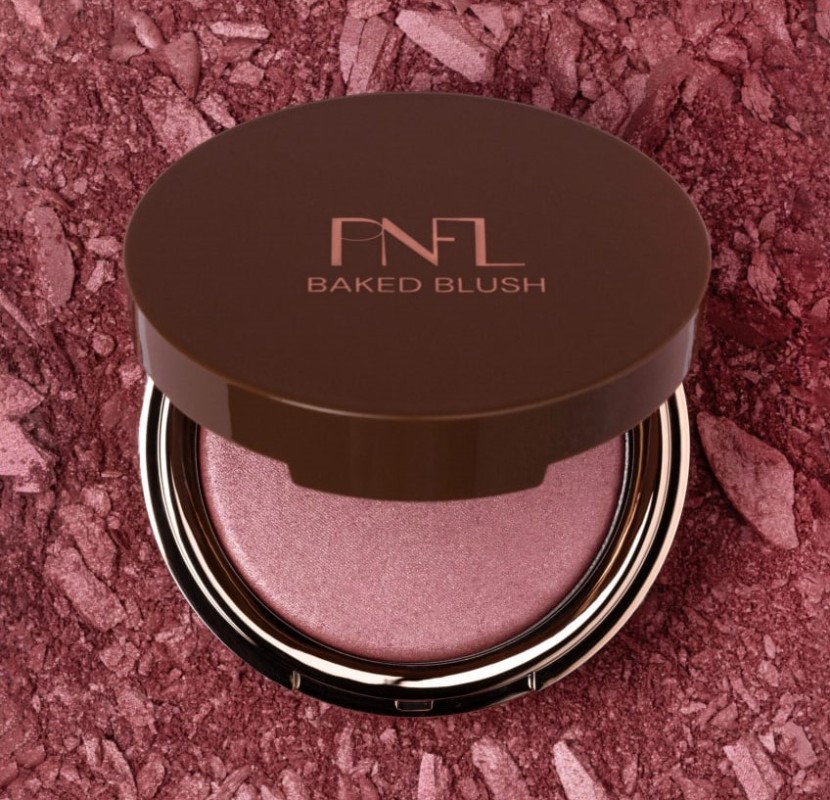Фото: архивы пресс-службы PNFL. Запеченные румяна Baked Blush, тон 02 закатный цвет