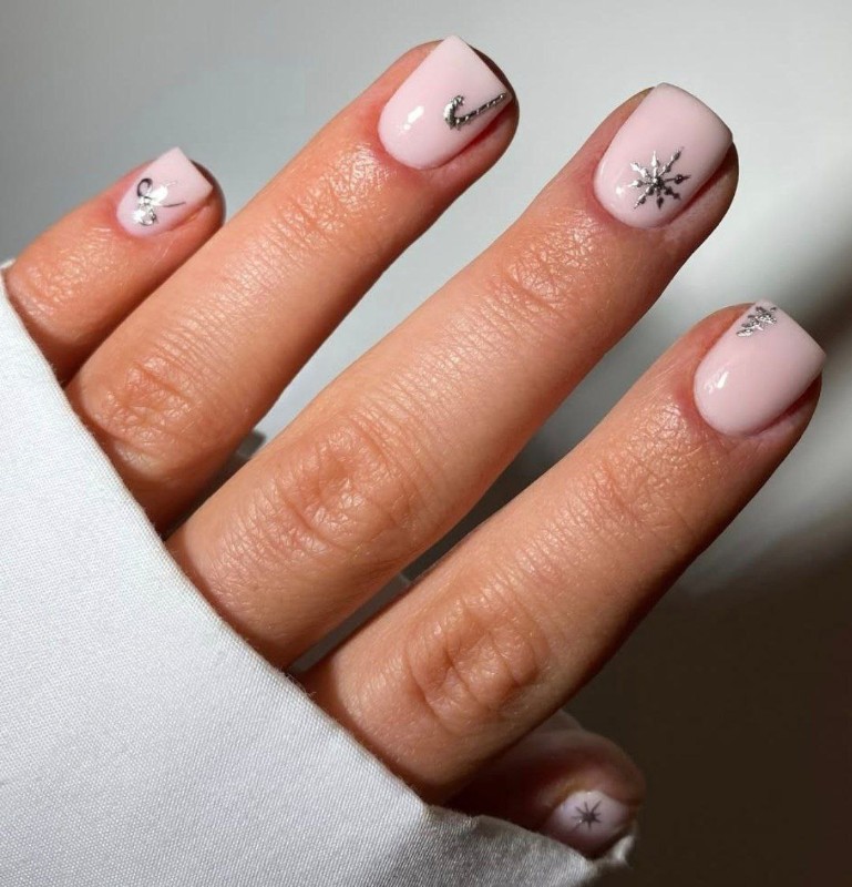 Фото: соцсети / @nailsbycarriex