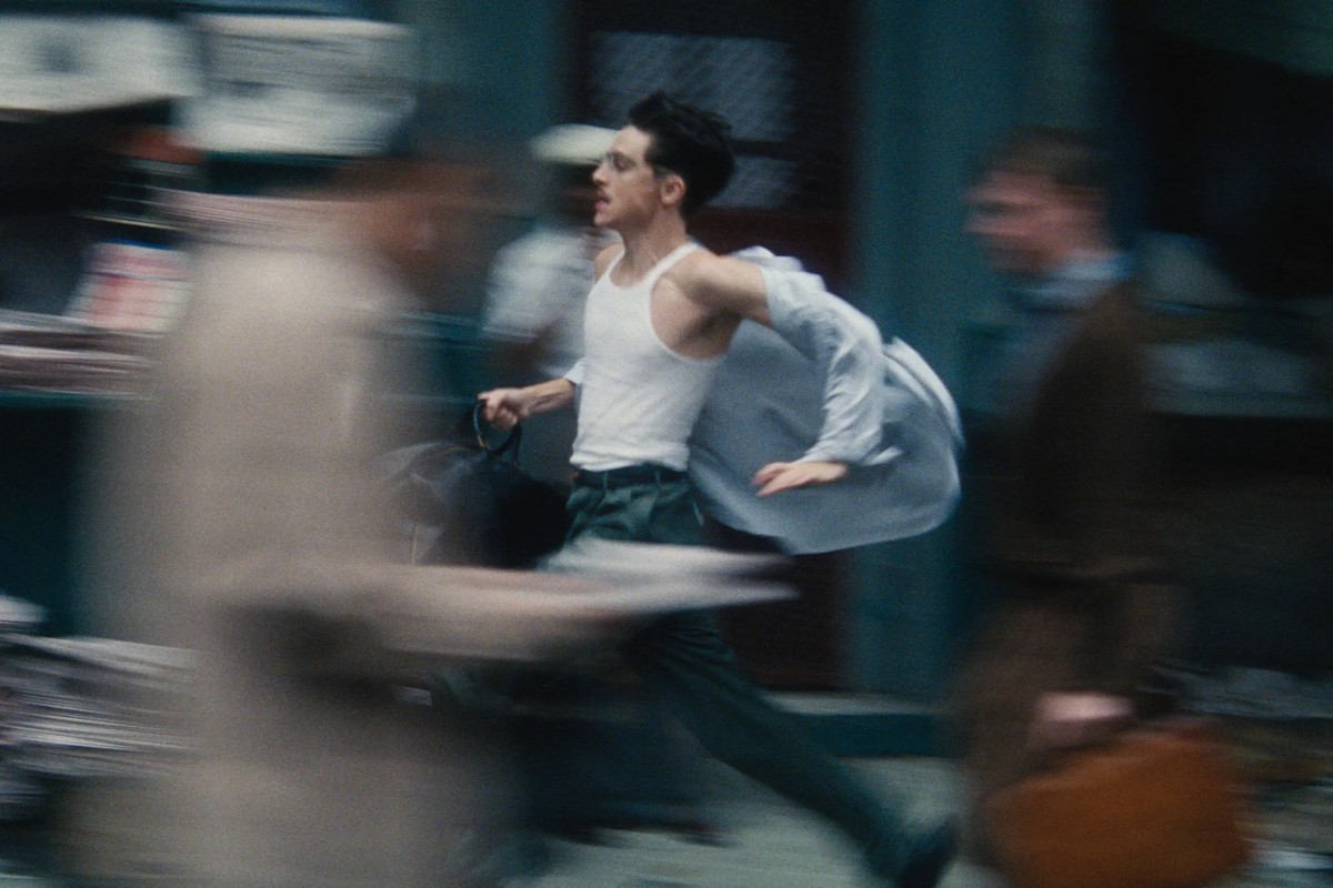 Кадр из фильма "Марти великолепный" 2025г. Реж. Джош Сэфди