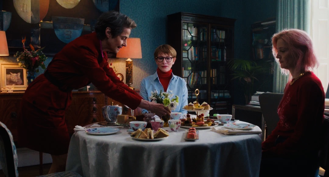 Кадр из фильма "Отец, мать, сестра, брат" (2025), реж. Джим Джармуш