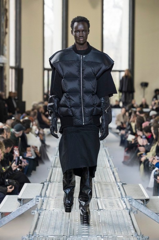 Rick Owens: как главный антагонист моды стал самым популярным дизайнером среди зумеров?