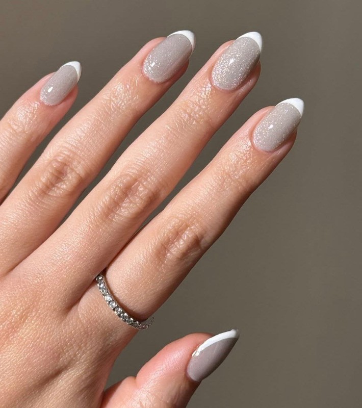 Фото: соцсети / @avrnailswatches