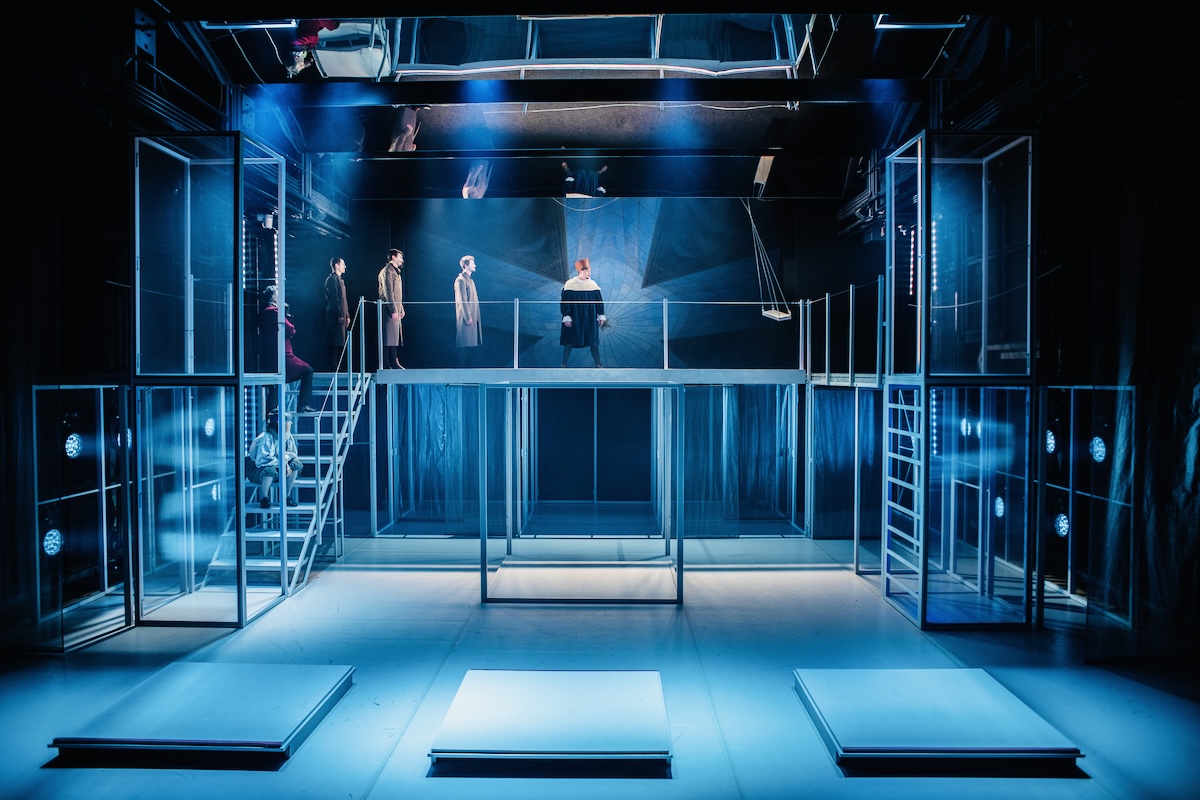 Сцена из спектакля "Жизнь есть сон" Натальи Менендес. Фото: Олимпия Орлова / пресс-служба Электротеатра