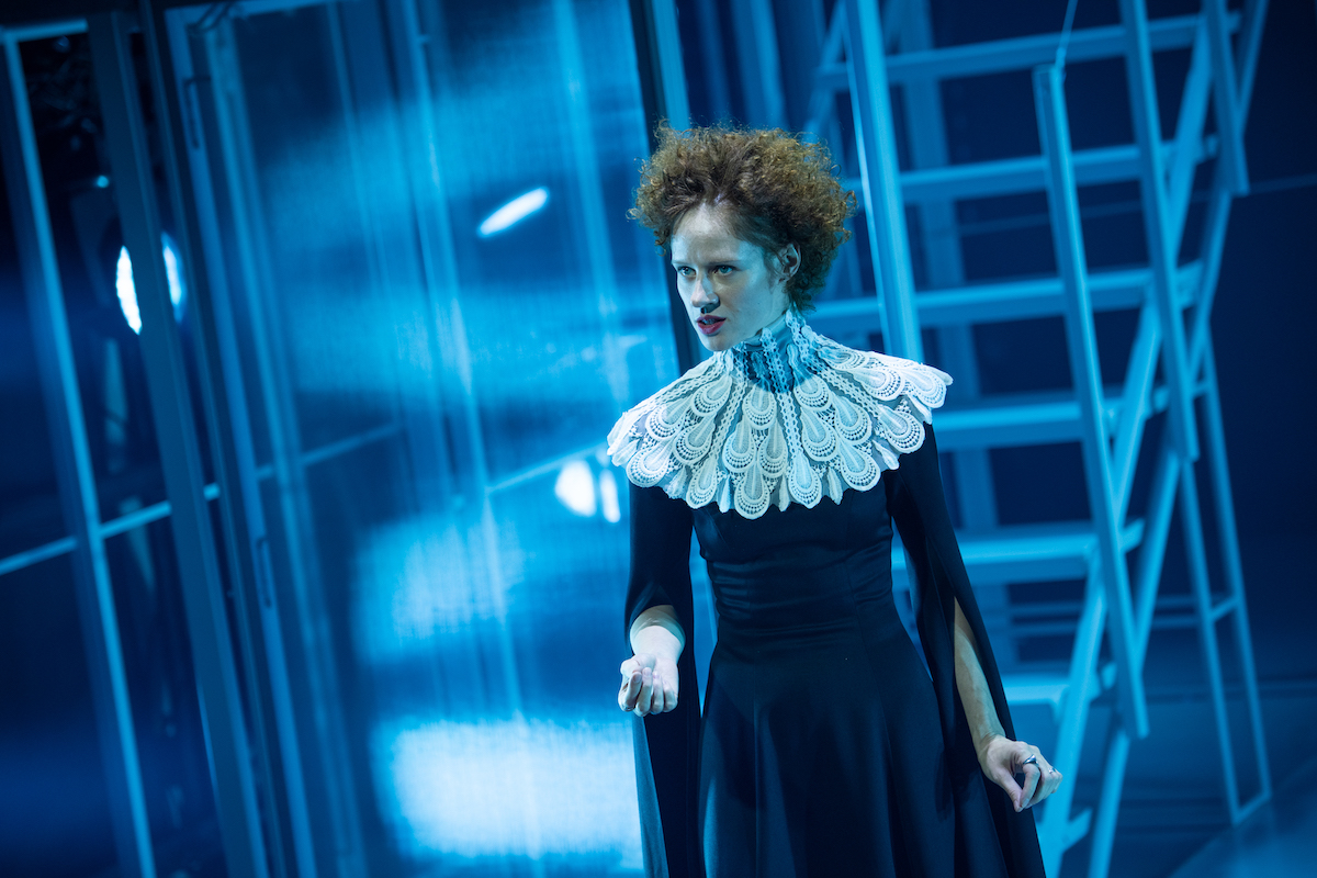 Сцена из спектакля "Жизнь есть сон" Натальи Менендес. Фото: Олимпия Орлова / пресс-служба Электротеатра