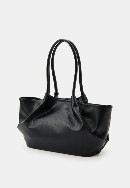 Сумка-тоут: 5 вариантов самого многообещающего аксессуара 2026 года