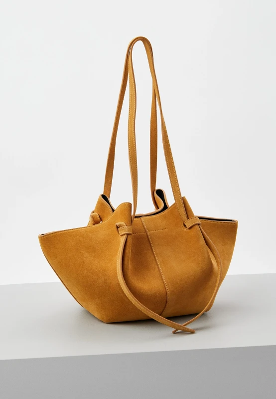 Сумка-тоут: 5 вариантов самого многообещающего аксессуара 2026 года