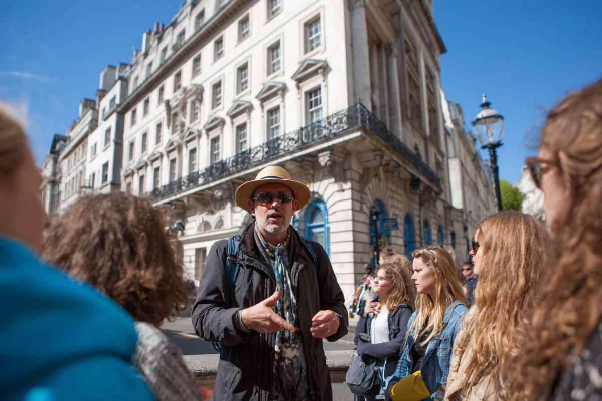 Изображение сгенерировано при помощи нейросети Midjourney