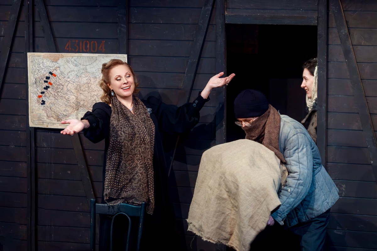 Спектакль "Вечно живые". Фото: пресс-служба "Покровка.Театр"