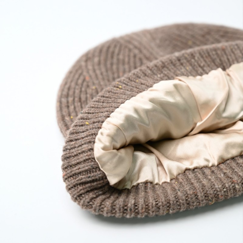 Фото: архивы пресс-службы VAKSILK. Шапка из 100% шерсти мериноса с подкладкой из 100% натурального шелка