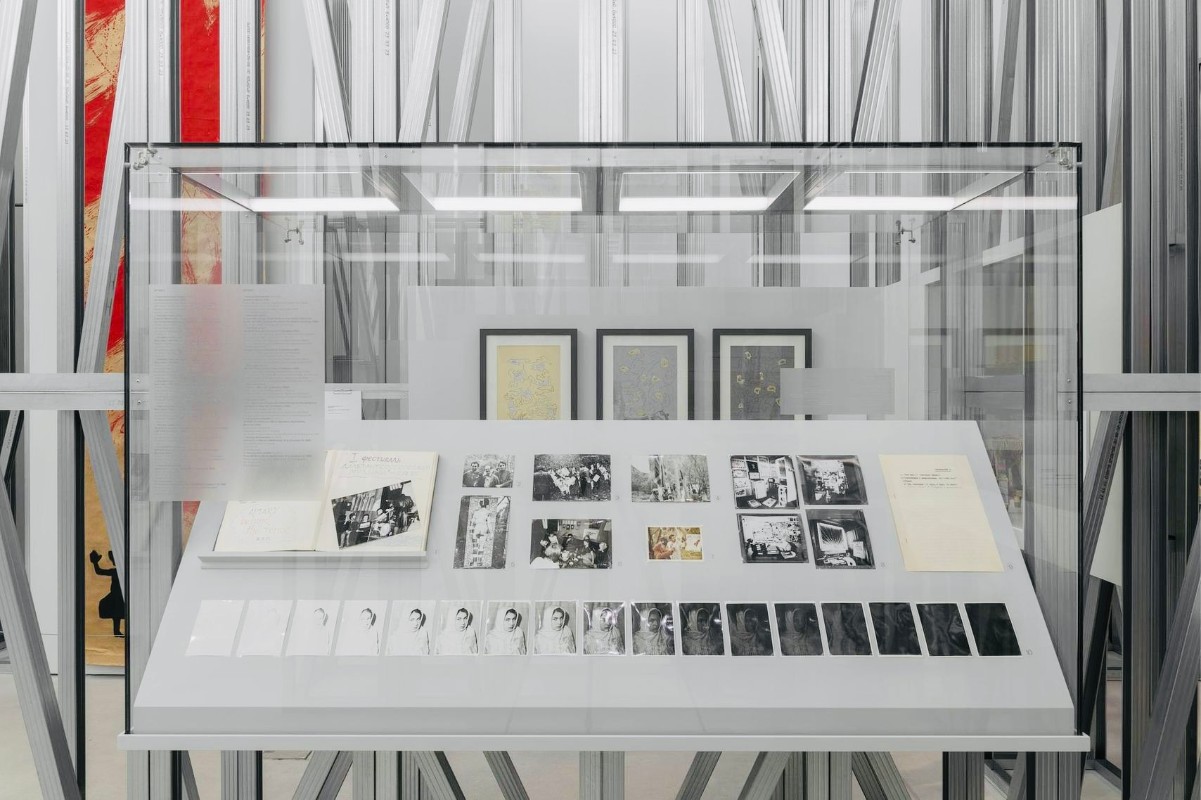 Фрагмент экспозиции выставки "Краткая история отсутствия" в Доме культуры "ГЭС-2" в 2023 году. Фото: Даниил Анненков. Предоставлено пресс-службой Дома культуры "ГЭС-2"