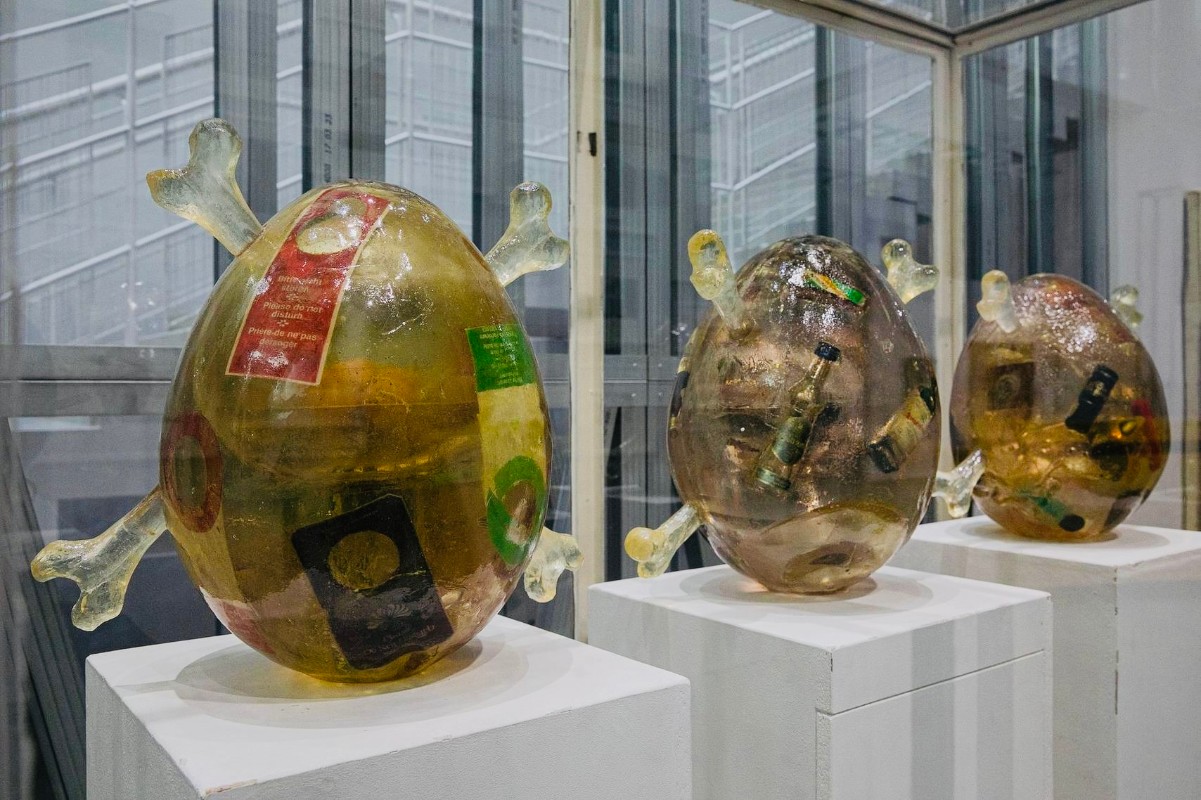 Фрагмент экспозиции выставки "Краткая история отсутствия" в Доме культуры "ГЭС-2" в 2023 году. Фото: Даниил Анненков. Предоставлено пресс-службой Дома культуры "ГЭС-2"