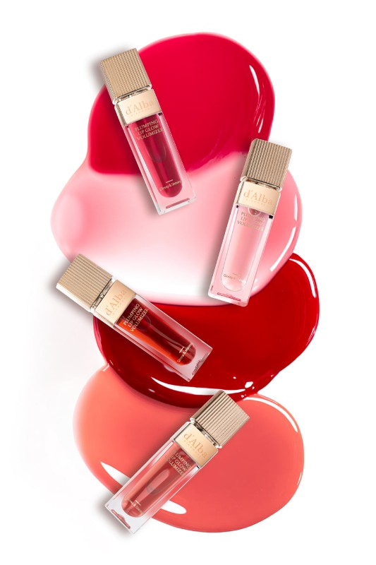 Фото: архивы пресс-службы d'Alba. Блески-пламперы Plumping Lip Glow Mood Volumizer