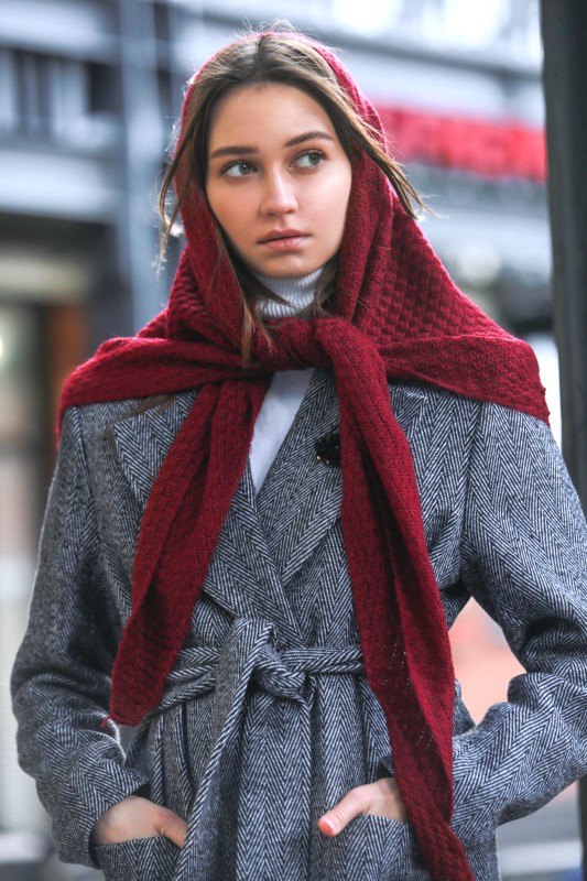 Накрыться красотой: носим шали, палантины и очень большие шарфы Накрыться красотой: носим шали, палантины и очень большие шарфы