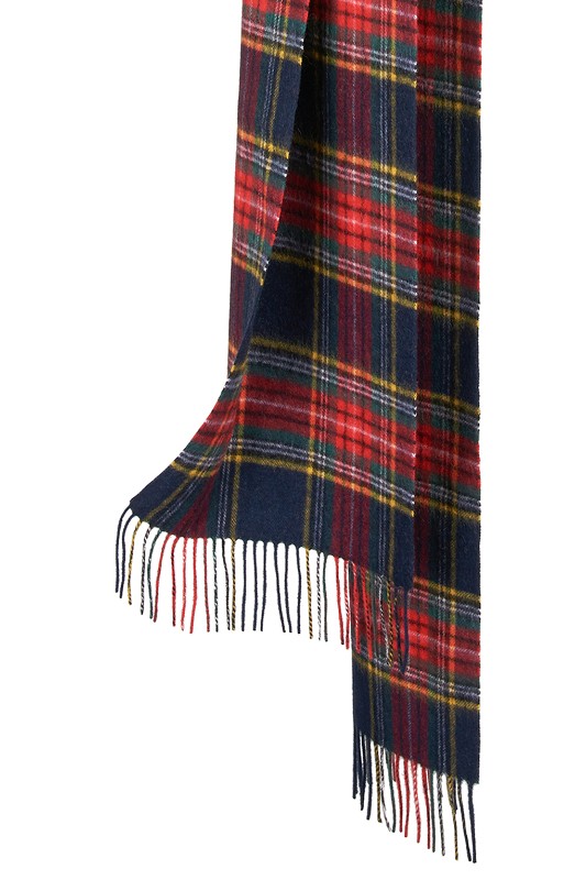 Аксессуары-акценты: цветные шарфы, перчатки, шапки в мужском гардеробе Аксессуары-акценты: цветные шарфы, перчатки, шапки в мужском гардеробе