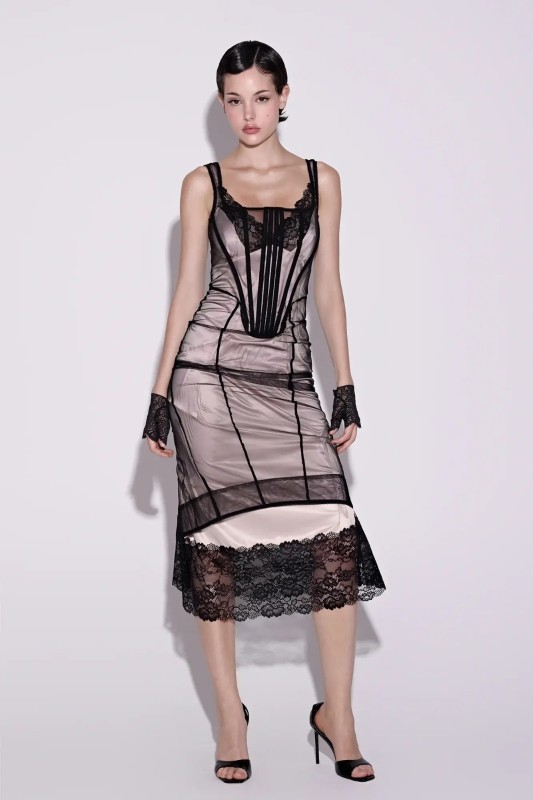 Из будуара &ndash; в стритстайл: что такое "будуарная эстетика" и как внедрить ее в повседневный стиль?