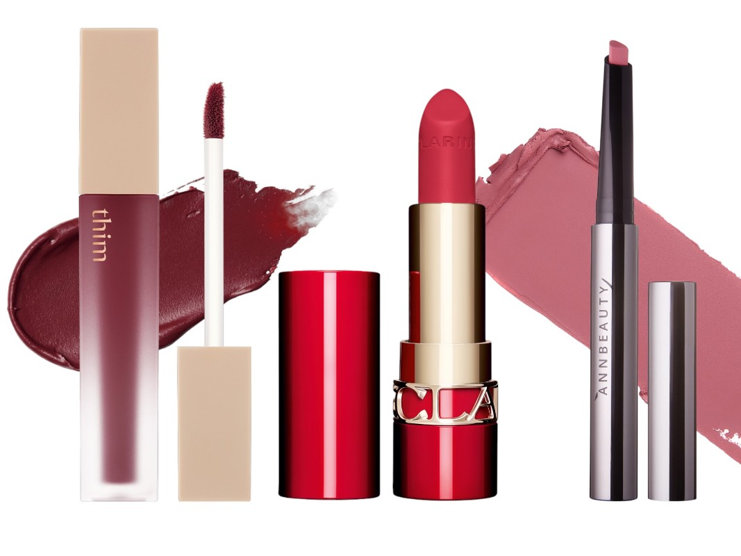 Фото: архивы пресс-служб. Жидкая матовая помада для губ Sheer Matte 06, Raspberry bun, Thim; Губная помада с матовым эффектом Joli Rouge Velvet, 790V, Clarins; Контурная матовая помада YOUR LIPS MATTE, 005 Cold Mind, Annbeauty