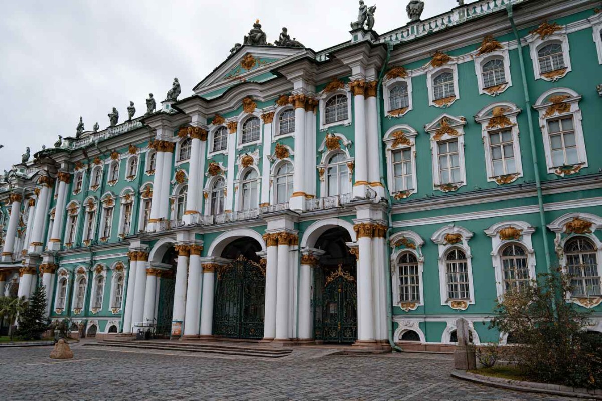 Изображение сгенерировано при помощи нейросети Midjourney