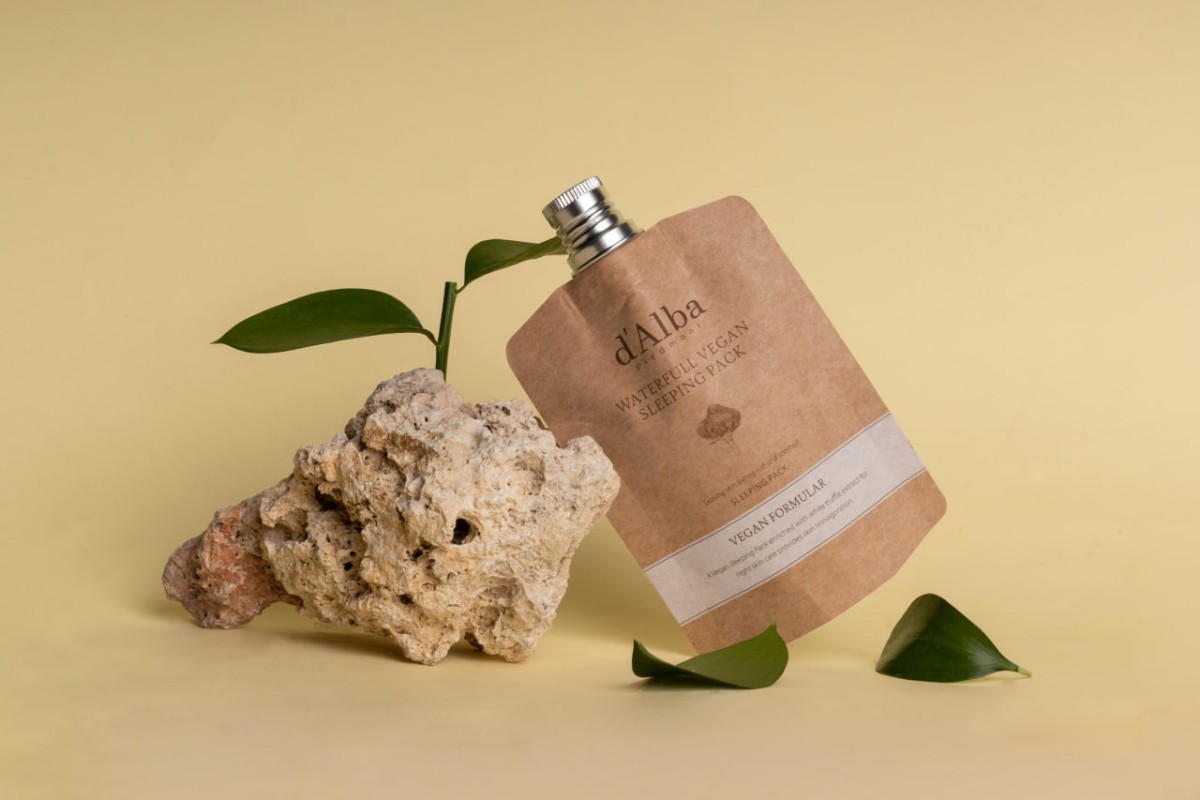 Фото: архивы пресс-службы d'Alba. Увлажняющая ночная маска Waterfull Vegan Sleeping Pack 