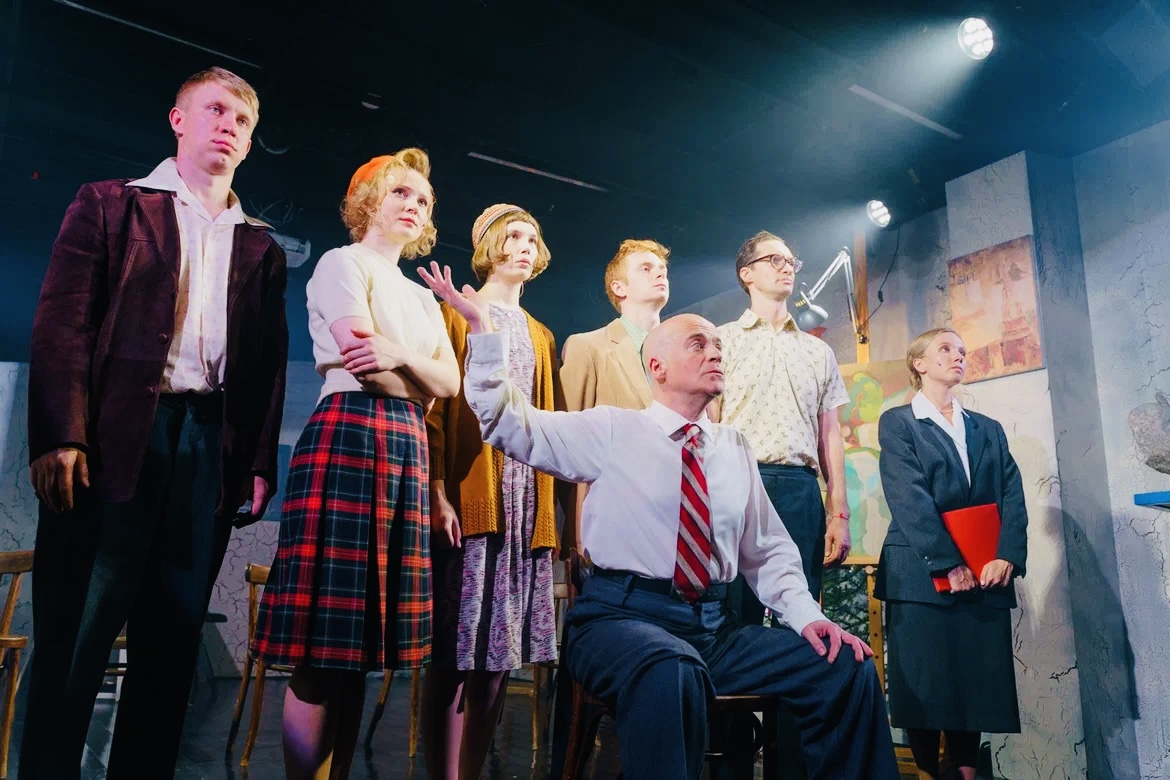 Сцена из спектакля "Кровоизлияние в МОСХ". Предоставлено пресс-службой Театра "Практика"