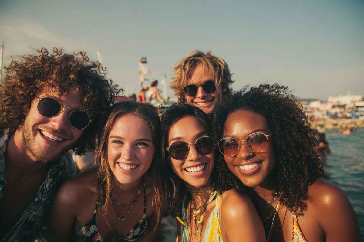 Изображения сгенерированы при помощи нейросети Midjourney