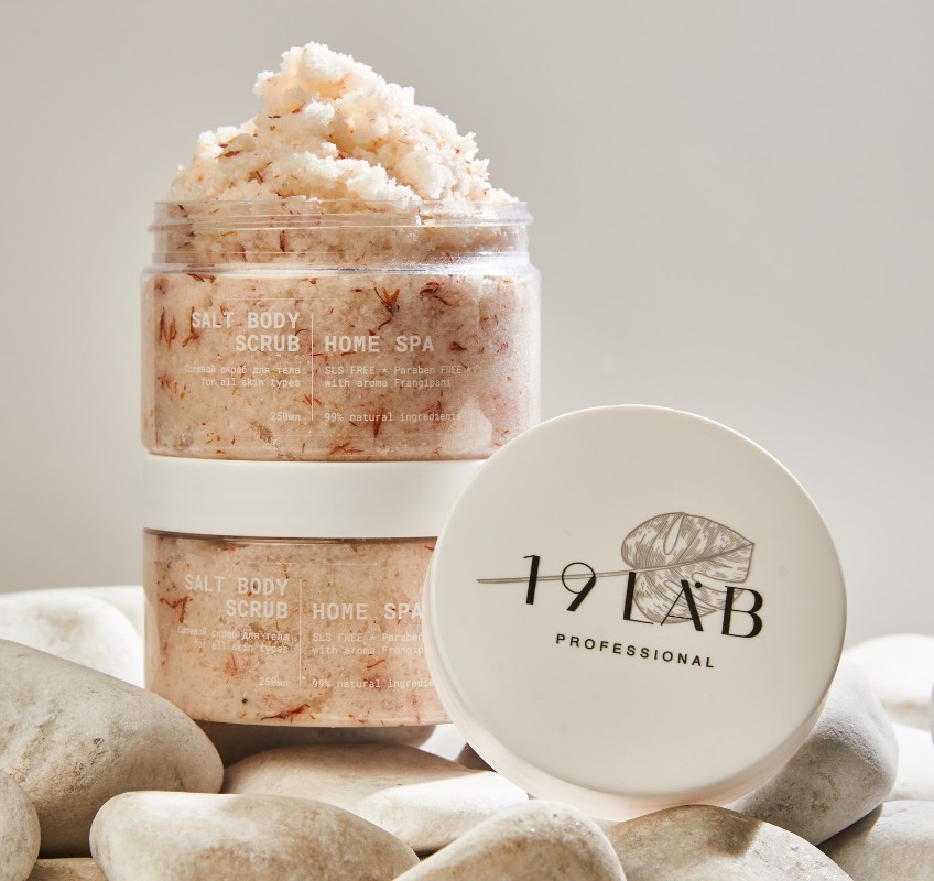 Фото: архивы пресс-службы 19Lab. Солевой скраб для тела Франжипани
