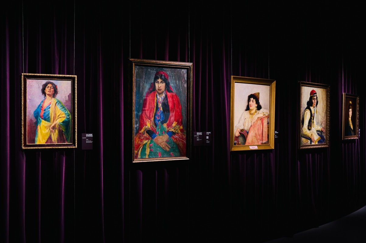 "Портрет Марии Федоровны Ростовской в русском придворном костюме" (1840-е) Роберта Шведе. Предоставлено пресс-службой Музея русского импрессионизма