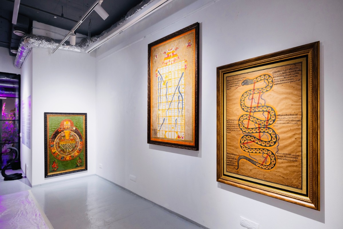 Фрагмент экспозиции выставки  "Ты такой же, как я сам" Алексея Мандыча. Фото: Polina Varnerr. Предоставлено пресс-службой Cube.Moscow.