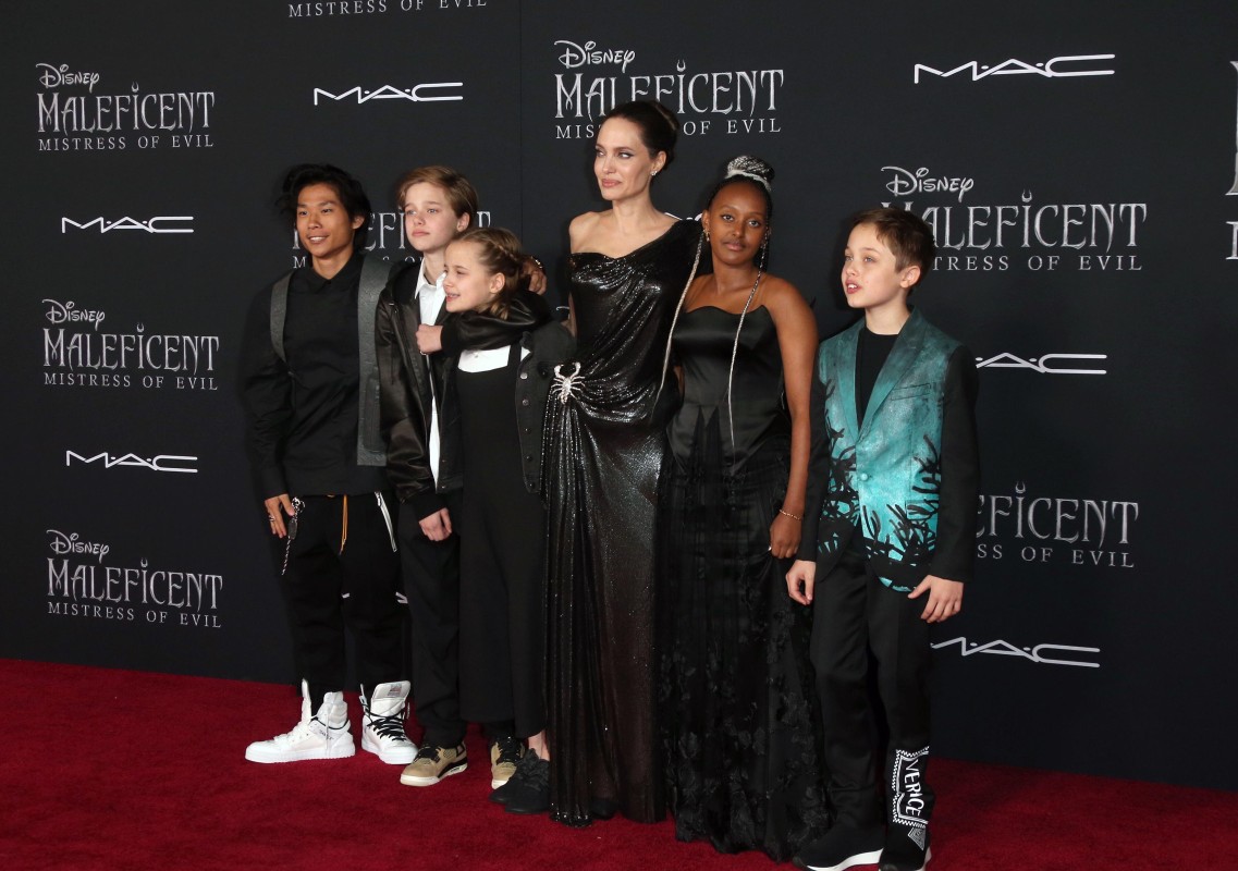 Анджелина Джоли с детьми. Фото: Legion-Media