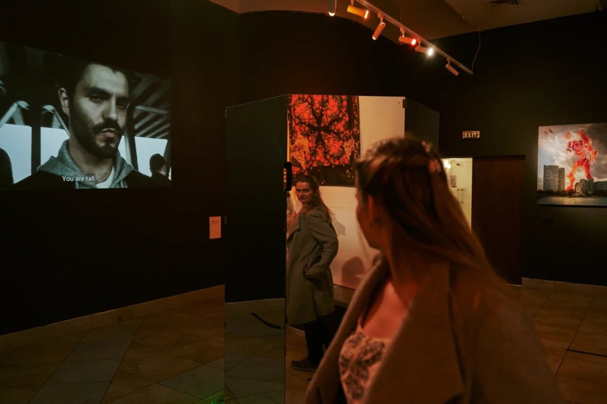 Фрагмент экспозиции выставки "Альтерглобализм" (2021) в Галерее ВЗ "Беляево". Фото: Ирина Кара. Предоставлено кураторской командой проекта