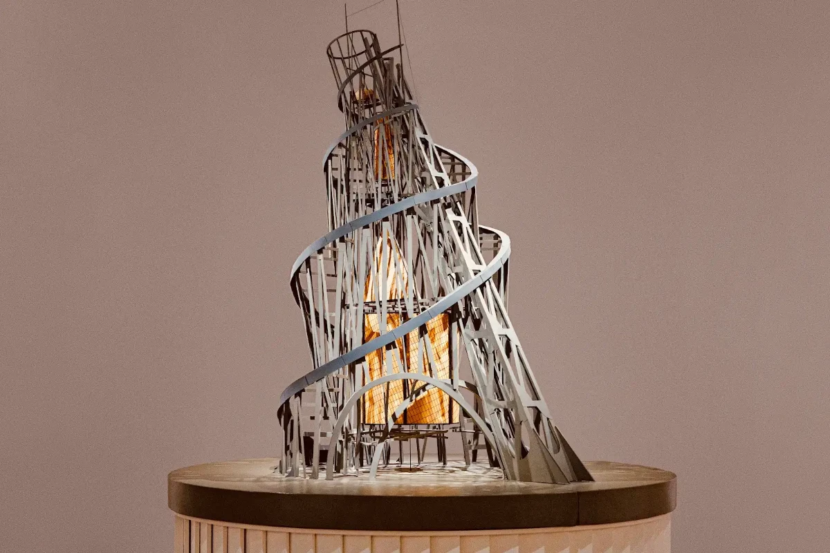 Модель "Памятника III Интернационалу" (1920) Владимира Татлина. Выставка "Татлин. Конструкция мира" (2025) в Центре "Зотов". Предоставлено пресс-службой Центра "Зотов"