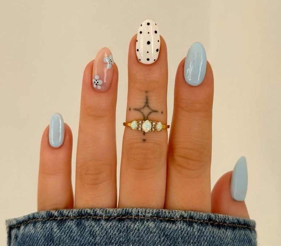 Фото: соцсети / @charlotteellennails