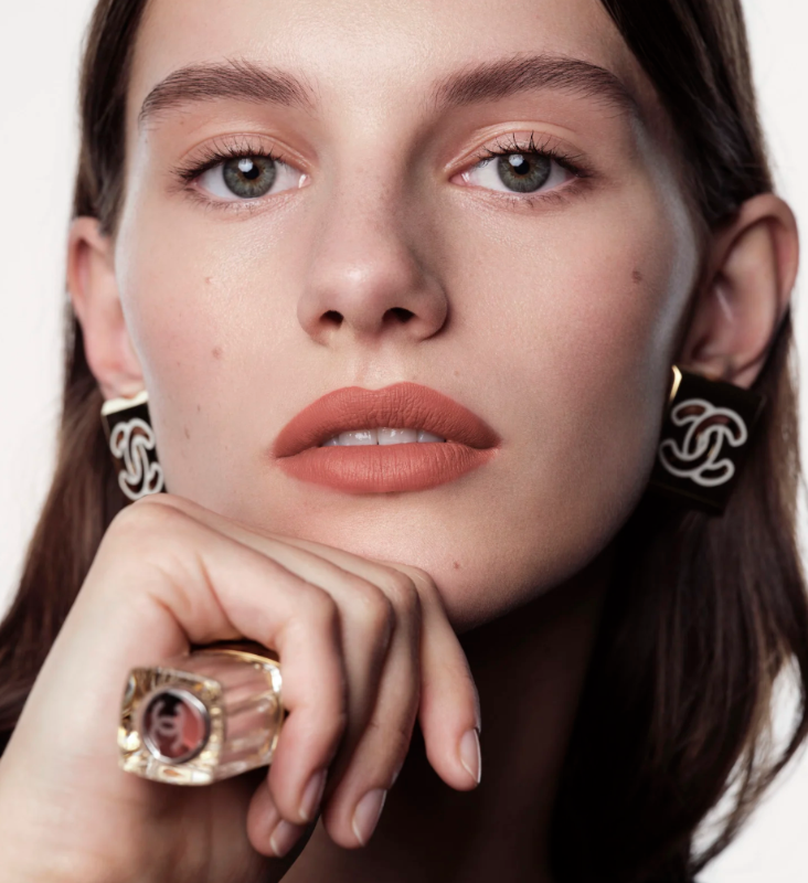 Фото: архивы пресс-службы Chanel. Помада 31 Le Rouge
