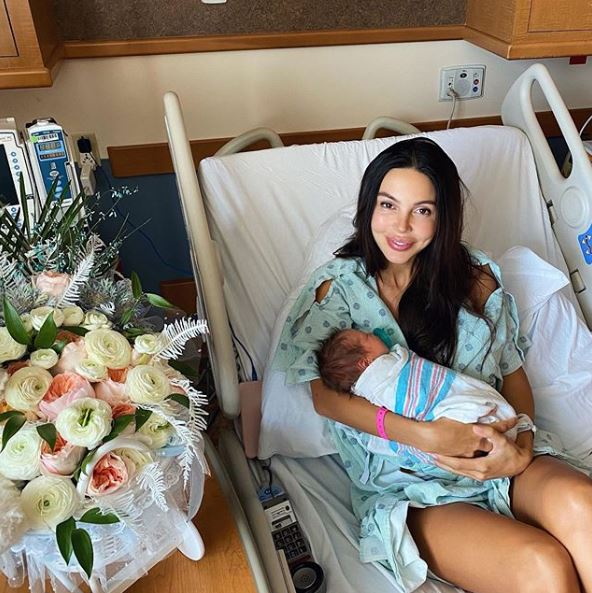 Оксана Самойлова с сыном. Фото: соцсети / @samoylovaoxana