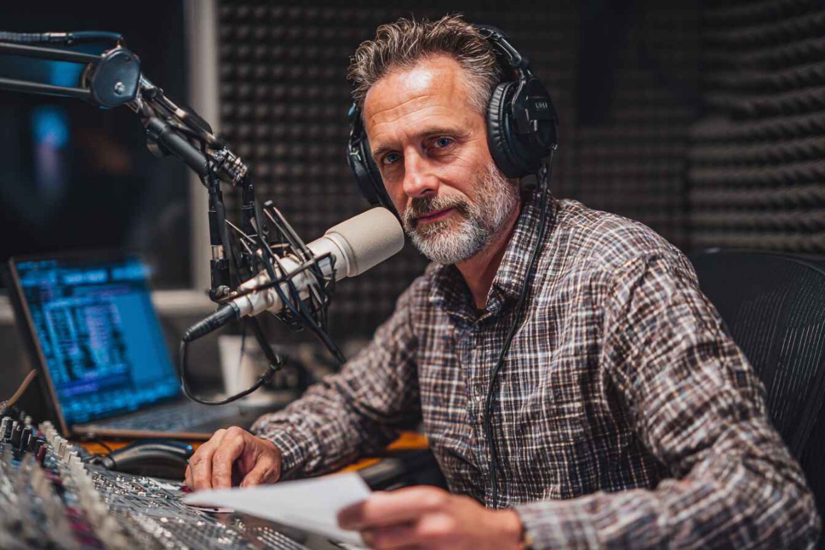 Изображение сгенерировано при помощи нейросети Midjourney