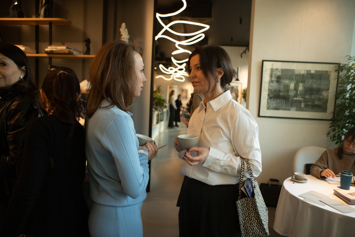 В гостиной Анны Колесниковой, философский клуб Quercus. Фото: Анастасия Башуткина. Предоставлено пресс-службой Quercus