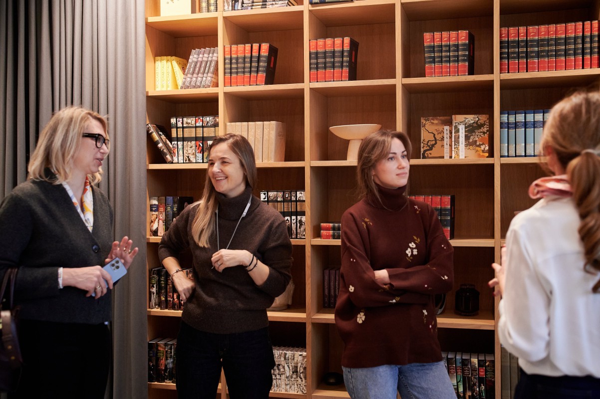 В гостиной Анны Колесниковой, философский клуб Quercus. Фото: Анастасия Башуткина. Предоставлено пресс-службой Quercus