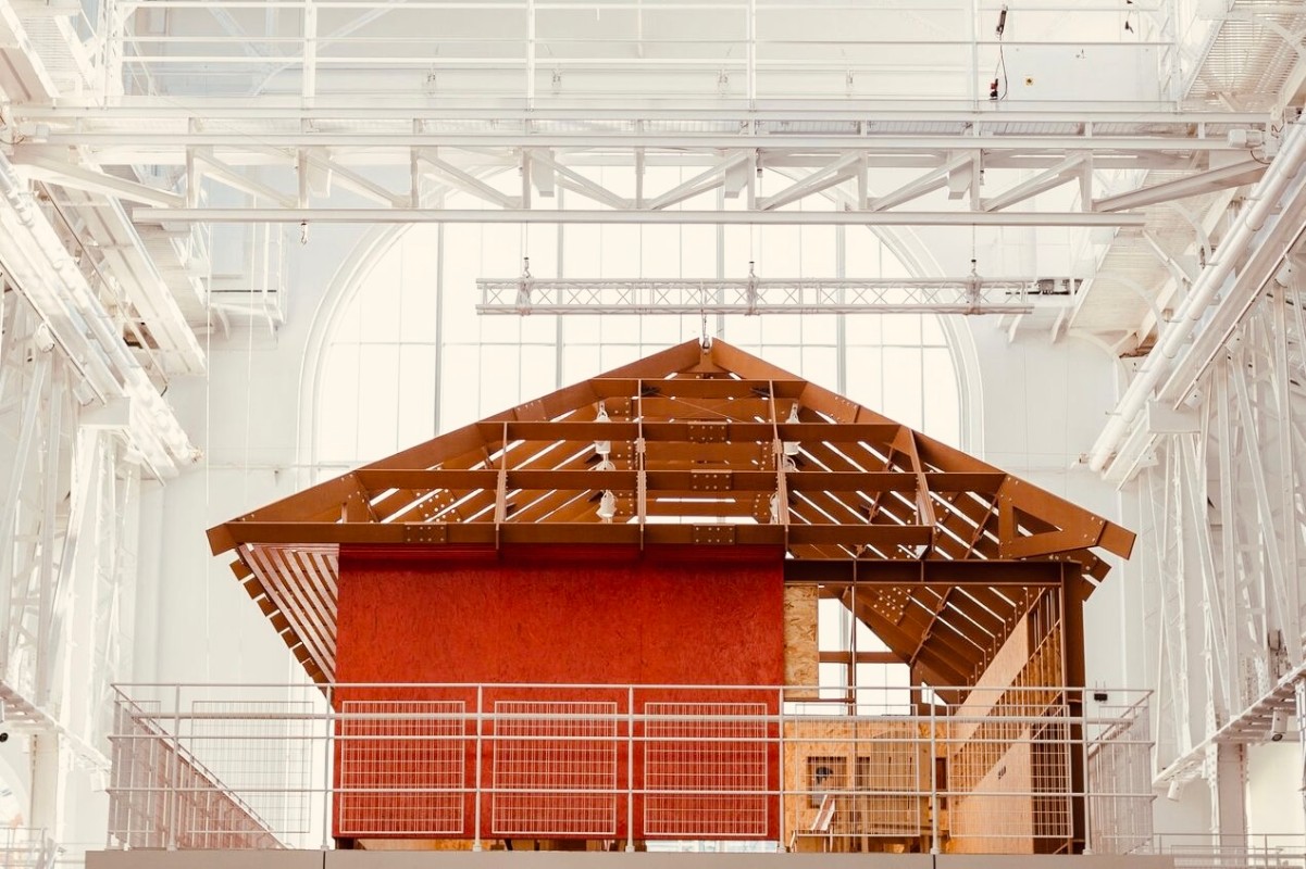 Фрагмент экспозиции выставки "Хадзар мечты". Фото: Вадим Штэйн. Предоставлено пресс-службой Дома культуры "ГЭС-2"