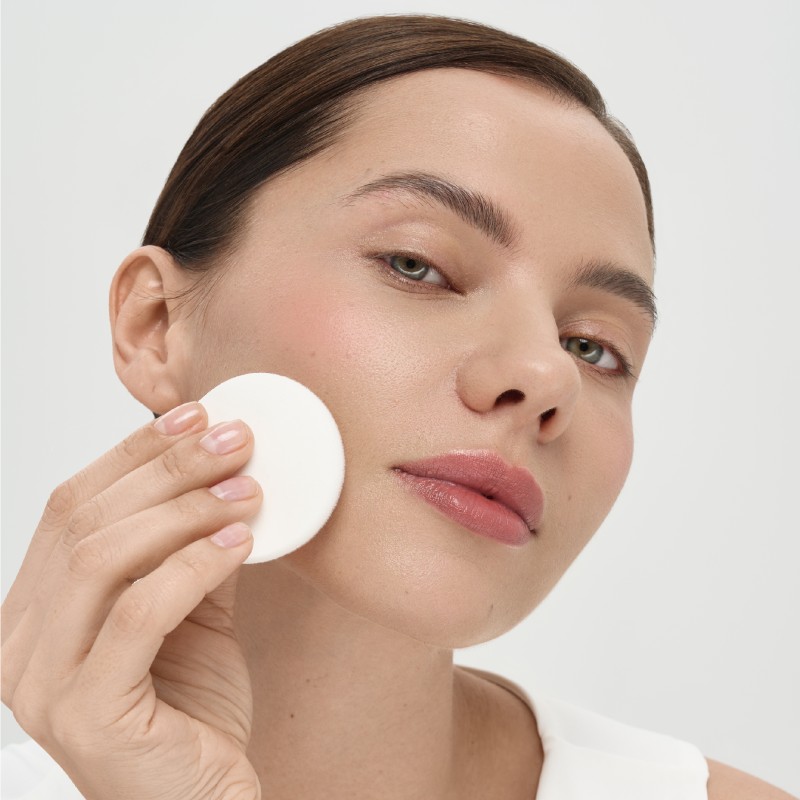 Фото: архивы пресс-службы Kristall Minerals Cosmetics. Тональная основа Skin Barrier в компактном формате c SPF 18