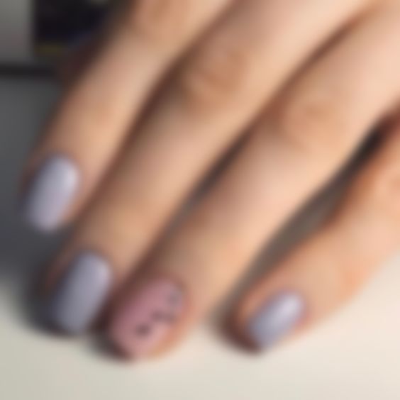 фиолетовый лак на коротких ногтях фото