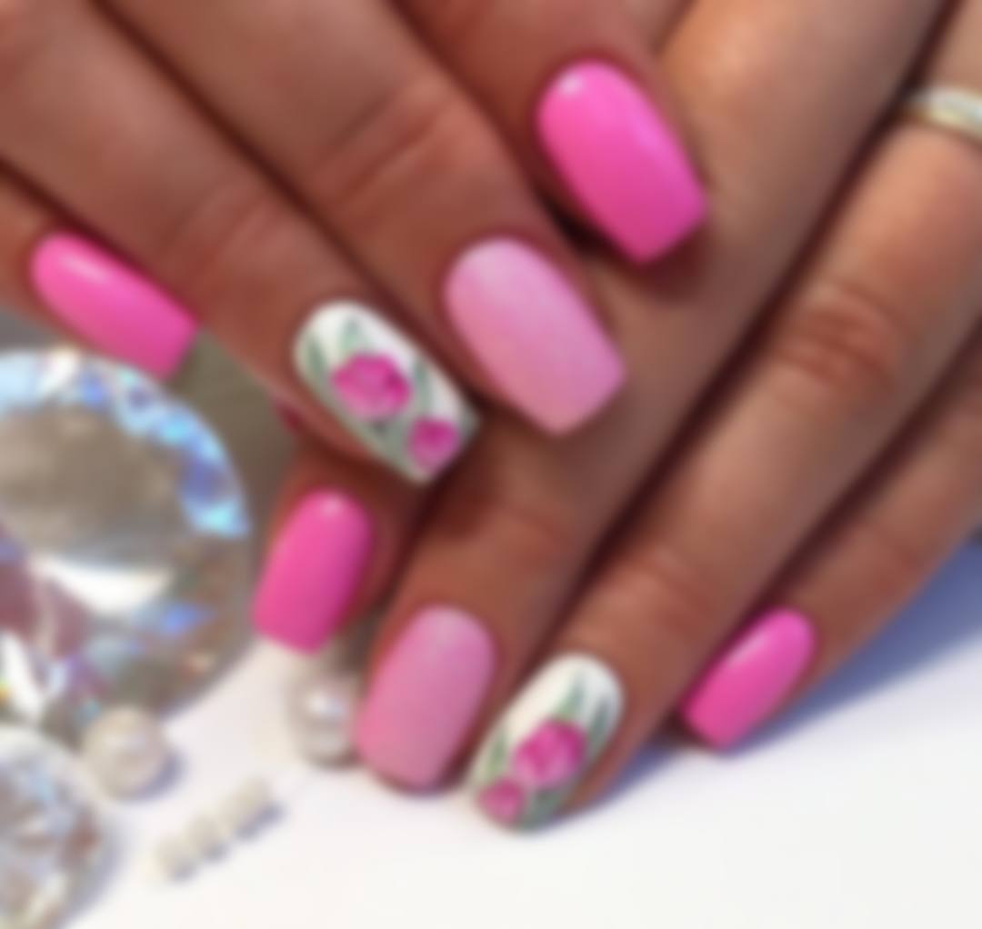 дизайн ногтей розовый с цветами