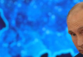 Какая зарплата у Путина в месяц в рублях — данные на 2022 год