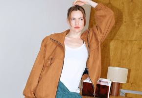 Интервью с дизайнером Яной Бесфамильной: о коллекции Apres Ski, вдохновении и вещах-трансформерах Интервью с дизайнером Яной Бесфамильной: о коллекции Apres Ski, вдохновении и вещах-трансформерах