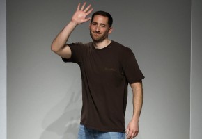 Антонин Трон стал новым креативным директором Balmain
Антонин Трон стал новым креативным директором Balmain