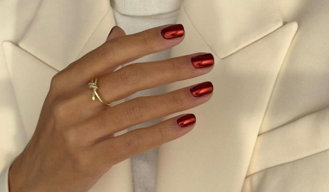 Красный и золотой: маникюр к Году Огненной Лошади, приносящий удачу